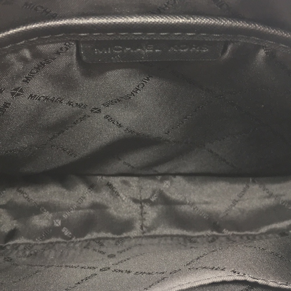 MICHAEL KORS LG EW CROSSBODY Bag Black - Picture 7 of 8
